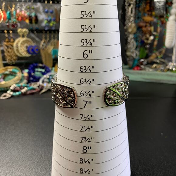 Nocturne Bloom– Upcycled Watch Bracelet with Silver Rose - Picture 6 of 8